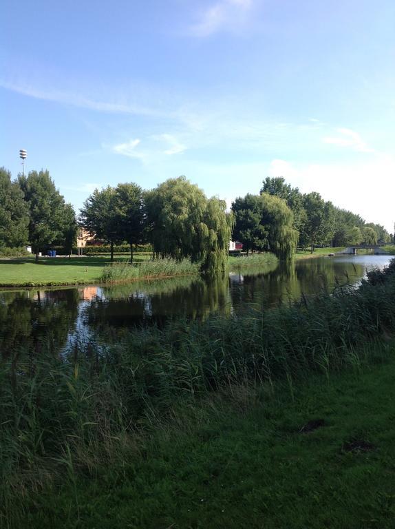 B&B Het Witte Huis Almere Bagian luar foto