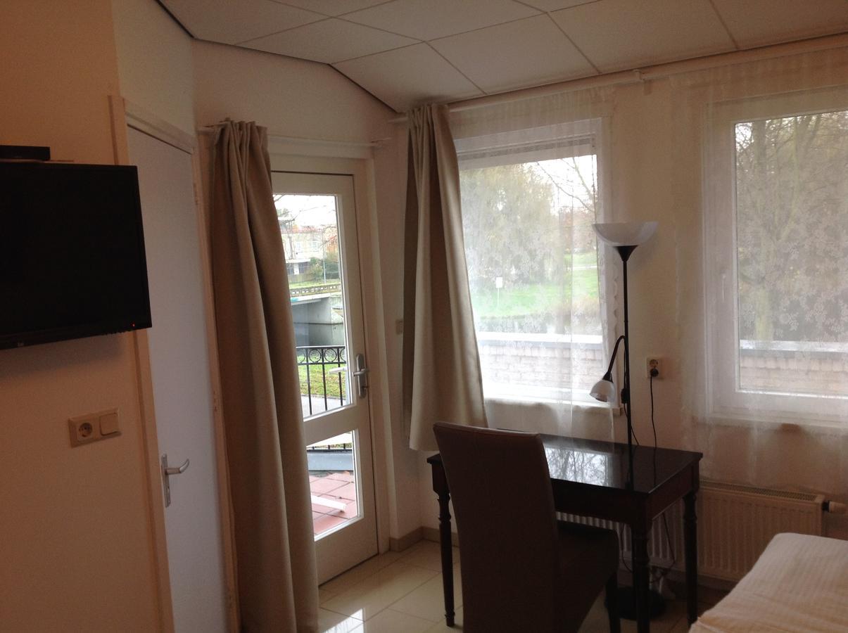 B&B Het Witte Huis Almere Bagian luar foto